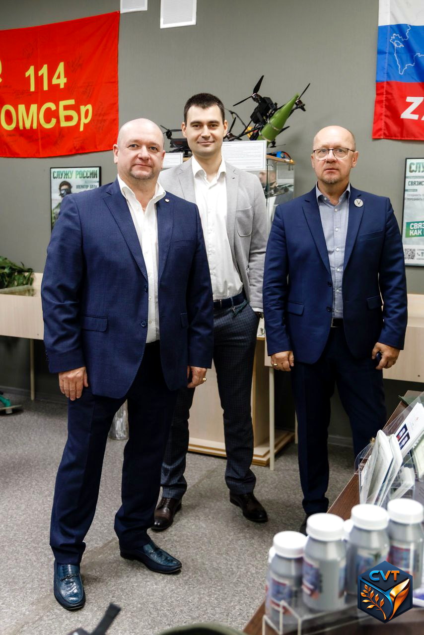 Гости у флаконов Vitaminext на открытии городского центра
